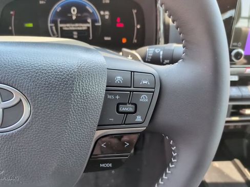 Used 2026 Toyota Camry SE FWD image 16