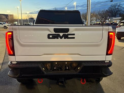 Used 2024 GMC Sierra 2500 AT4X image 10