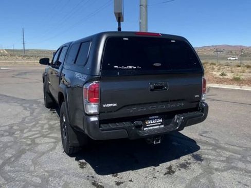 Used 2022 Toyota Tacoma TRD Off-Road w/ TRD Premium Off Road Package AWD/4WD image 7
