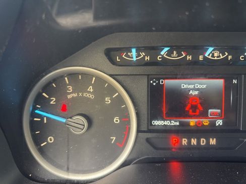 Used 2019 Ford F150 XLT w/ Equipment Group 301A Mid image 12