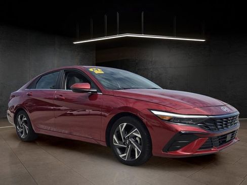Used 2025 Hyundai Elantra Limited FWD image 1