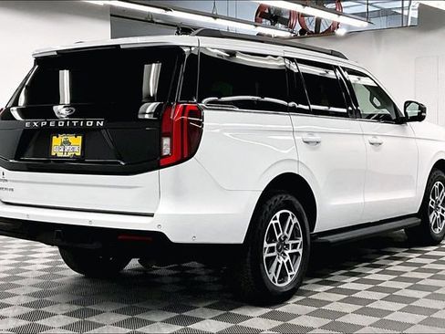 Used 2025 Ford Expedition Active AWD/4WD image 14