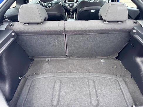 Used 2016 Hyundai Veloster FWD image 9