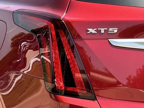 Used 2025 Cadillac XT5 Premium Luxury w/ Technology Package FWD image 7