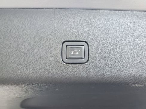 Certified 2023 Chevrolet Traverse LT FWD image 11