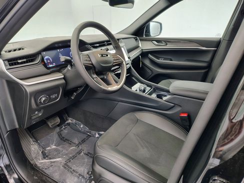 New 2026 Jeep Grand Cherokee L 4WD image 39