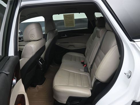 Used 2017 Kia Sorento EX AWD/4WD image 10
