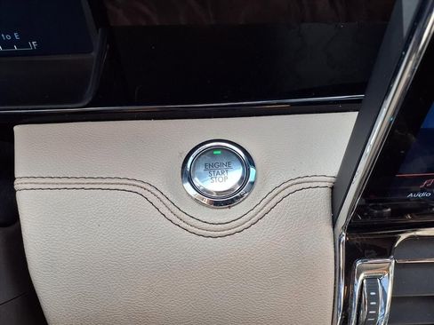 Used 2022 Lincoln Navigator L Reserve AWD/4WD image 11