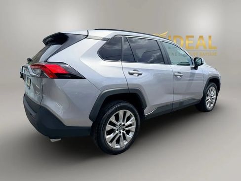Used 2021 Toyota RAV4 XLE Premium AWD/4WD image 6