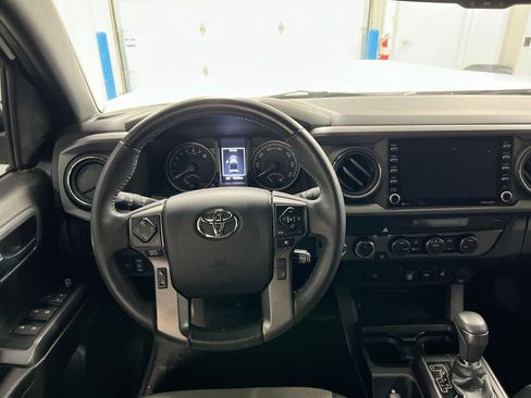Used 2023 Toyota Tacoma TRD Sport AWD/4WD image 11