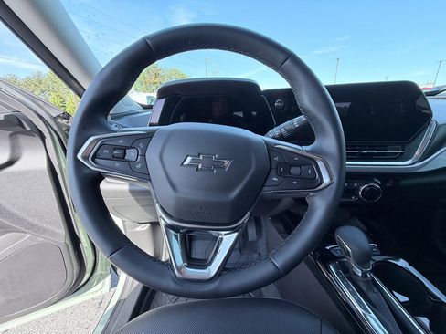 Used 2025 Chevrolet Trax ACTIV w/ Driver Confidence Package FWD image 12