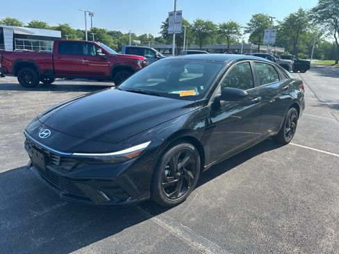 Used 2026 Hyundai Elantra Sport FWD image 1