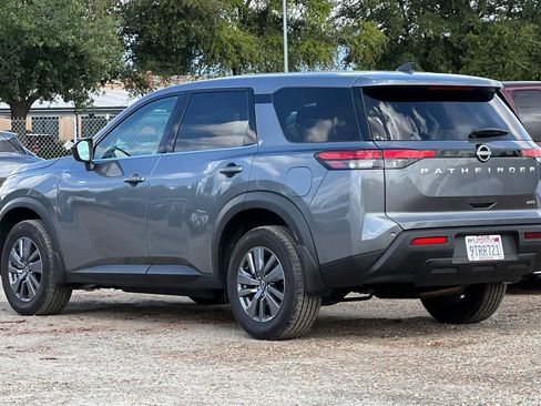 Used 2025 Nissan Pathfinder S image 7
