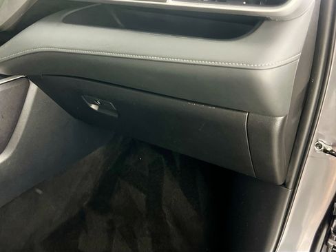 Used 2023 Toyota Highlander LE FWD image 35