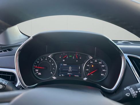 Used 2023 Chevrolet Equinox LT image 32