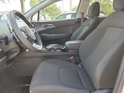 Used 2023 Kia Sportage LX FWD image 11