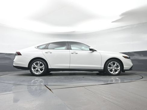 Used 2023 Honda Accord LX image 32