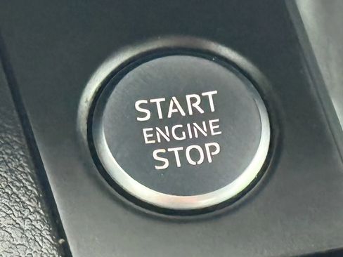 Used 2021 Audi A4 2.0T Premium w/ Convenience Package image 41