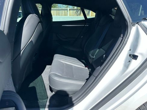 Used 2022 Tesla Model S image 8