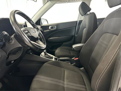 Used 2021 Hyundai Venue SEL image 9
