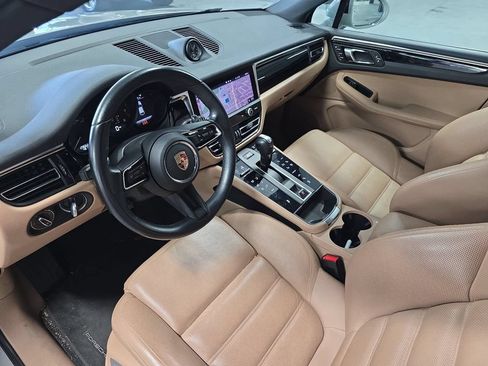 Certified 2023 Porsche Macan AWD/4WD image 4