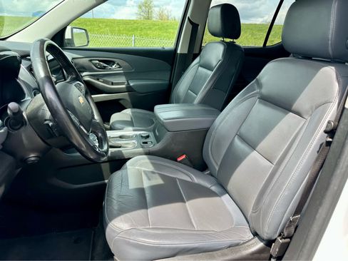 Used 2018 Chevrolet Traverse Premier image 11