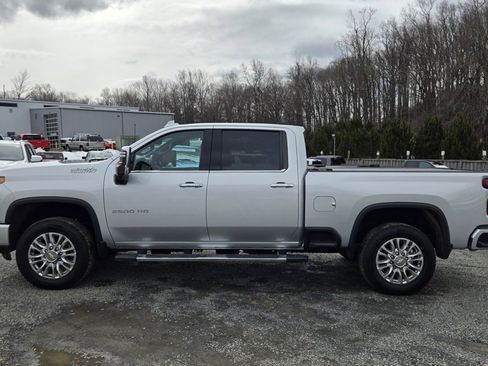 Used 2023 Chevrolet Silverado 2500 High Country w/ Z71 Off-Road Package image 4