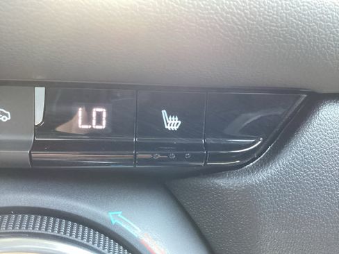 Used 2024 Chevrolet Blazer LT w/ Convenience Package FWD image 25
