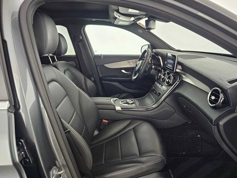 Used 2019 Mercedes-Benz GLC 350e 4MATIC image 11