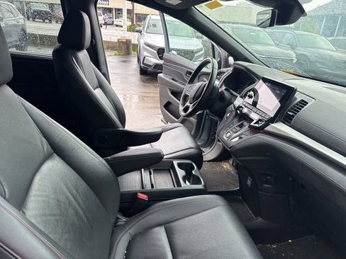 Used 2023 Honda Odyssey Sport image 9