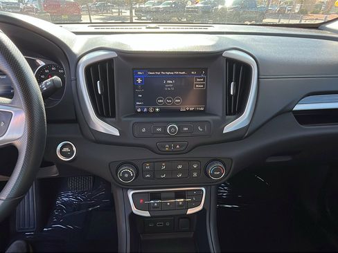 Certified 2024 GMC Terrain SLE image 19