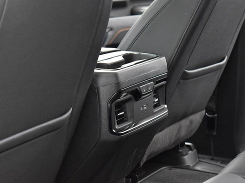 Used 2024 GMC Sierra 2500 AT4 w/ AT4 Premium Plus Package AWD/4WD image 29