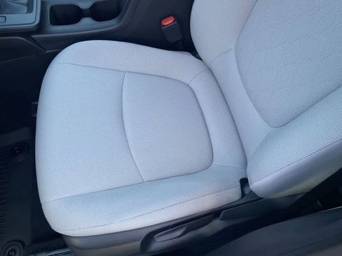 Used 2026 Toyota Corolla Cross L image 11