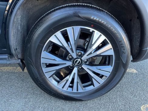 Used 2023 Nissan Rogue SV image 30