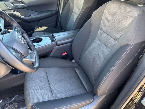 Used 2025 Nissan Rogue SV image 38