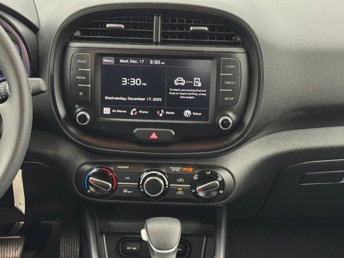 Used 2023 Kia Soul LX image 13