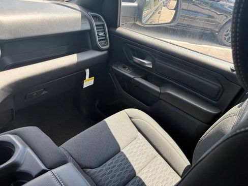 New 2026 RAM 1500 Express AWD/4WD image 32
