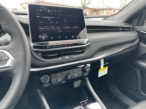 New 2026 Jeep Compass Latitude image 44