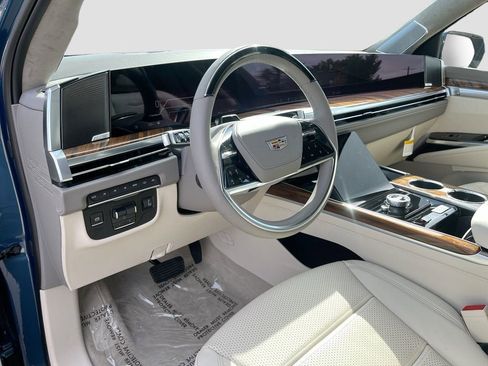 New 2025 Cadillac Escalade Sport Platinum w/ LPO, ONYX Package image 9