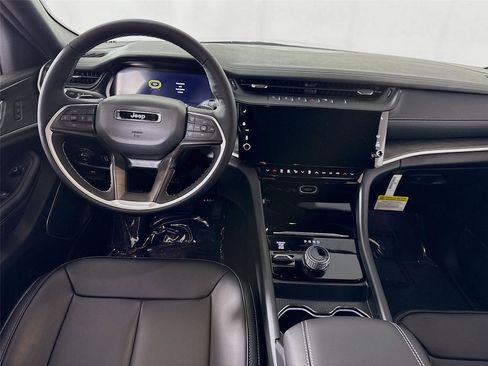 New 2026 Jeep Grand Cherokee Limited image 2