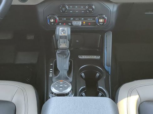 Certified 2023 Ford Bronco Wildtrak image 17