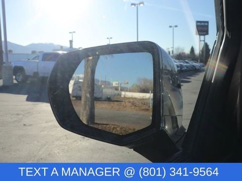 Used 2021 GMC Yukon XL SLT image 13