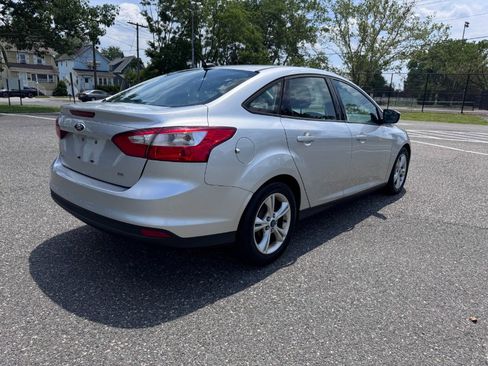 Used 2014 Ford Focus SE FWD image 7