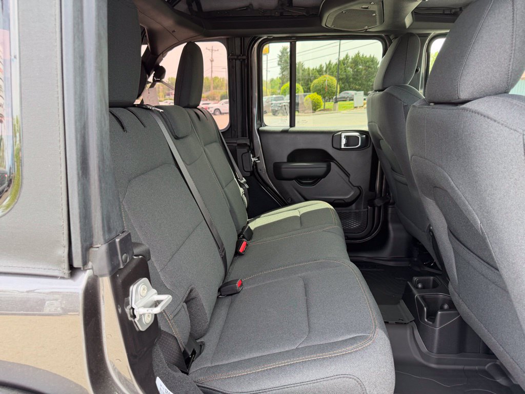 Used 2026 Jeep Wrangler Unlimited Sport AWD/4WD image 35