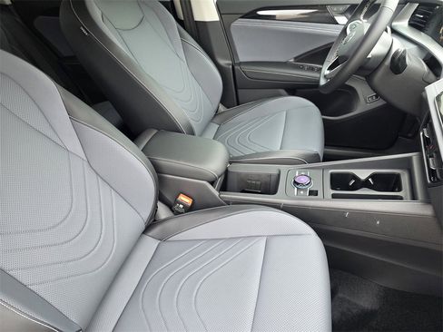 New 2026 Volkswagen Tiguan SE image 10