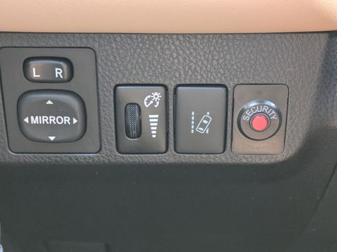 Used 2018 Toyota RAV4 XLE w/ Plus Extra Value Package FWD image 19