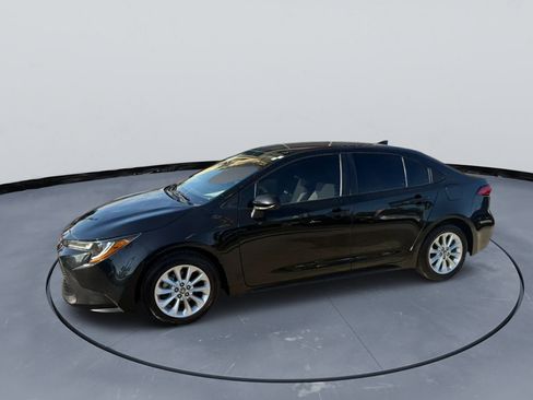 Used 2020 Toyota Corolla LE w/ LE Convenience Package FWD image 5