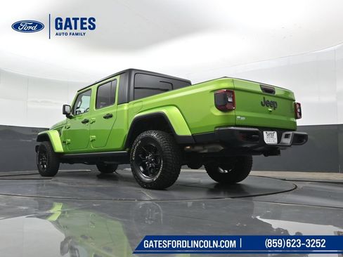 Used 2025 Jeep Gladiator Sport AWD/4WD image 41