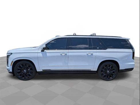 Certified 2026 Cadillac Escalade ESV Platinum Sport AWD/4WD image 7