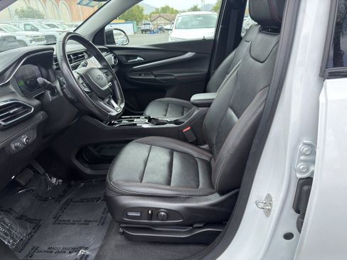 Used 2023 Chevrolet Bolt EUV LT w/ Convenience Package FWD image 22